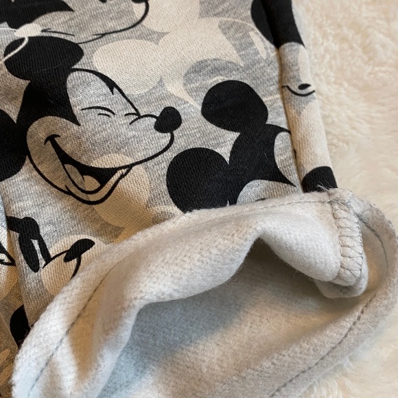 Gap Disney Mickey Mouse Kids Shorts - NWT - 3T - Picture 4 of 6